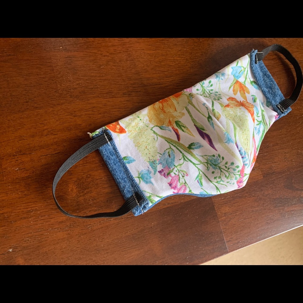 Reversible Homemade Mask - Picture 6 of 7